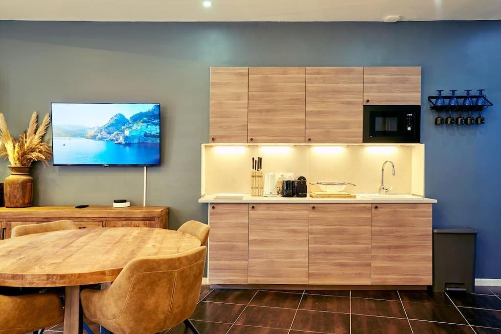 Versailles Jacuzzi - Sauna - Rdc 2 Bagian luar foto