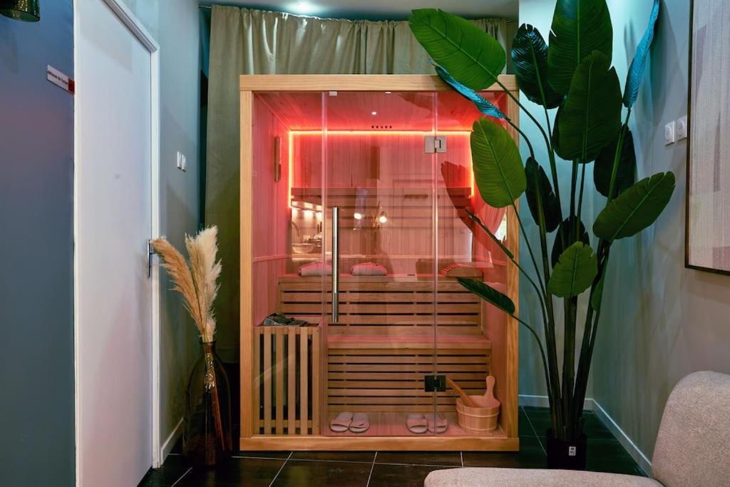 Versailles Jacuzzi - Sauna - Rdc 2 Bagian luar foto